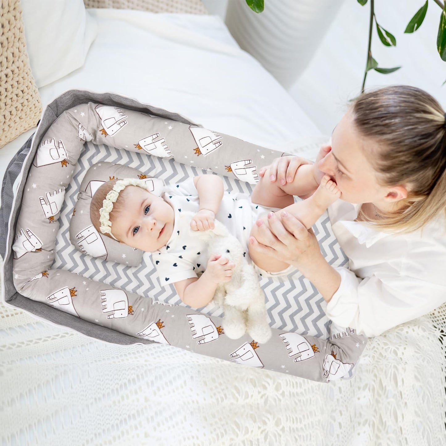 AGOGOLIFE Grey Chicken Chevron Baby Lounger – Portable Infant Nest with Pillow, Travel Bag & Mattress – 100% Cotton, Breathable, Washable